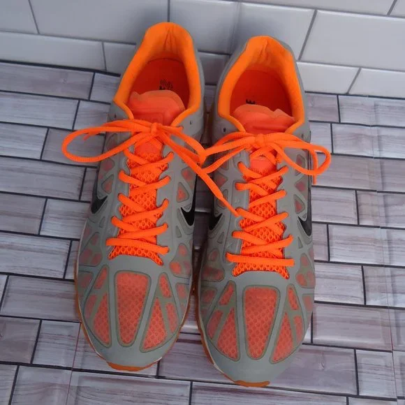 SIZE 14. NIKE AIR MAX 2011 RUNNING SNEAKERS